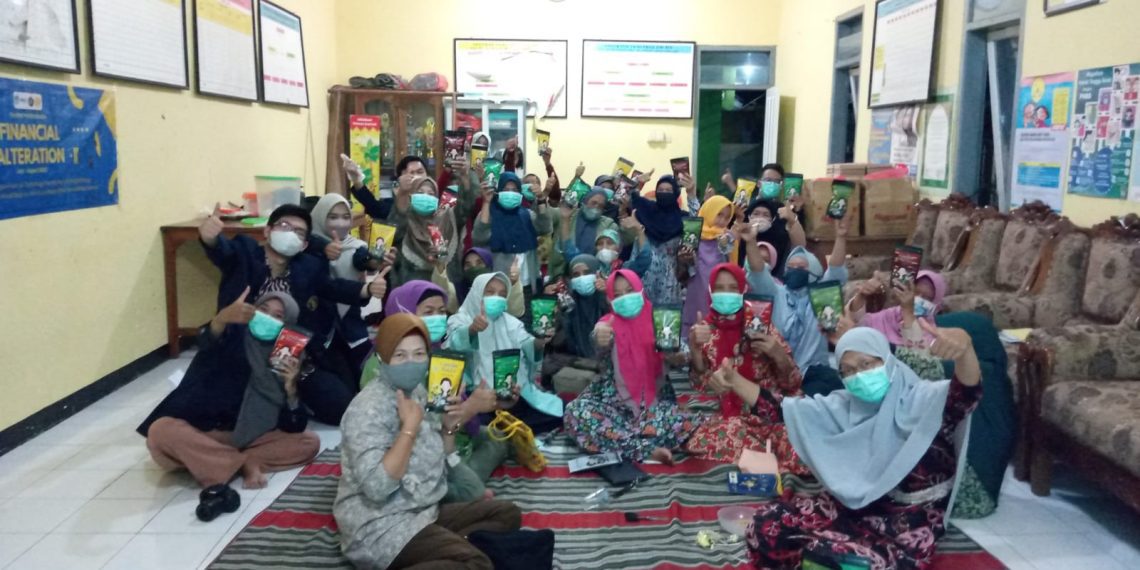Maraknya Korban Pinjol, Abdi Dharma FEB UB Beri Edukasi Literasi Keuangan
